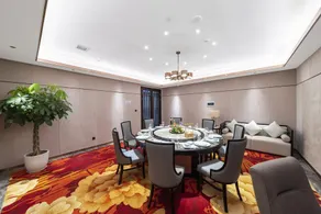 Elegant Azure Hotel - Image 2