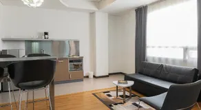 617 Living - Image 3