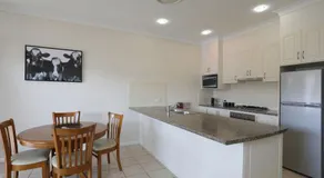 Cadman Motor Inn and Apartments - Image 5