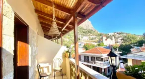 Costas Inn - Image 2