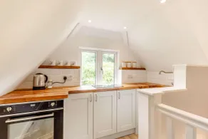Little Thatch Lovely 2-Bed Converted Workshop Near Weymouth - Image 4