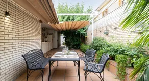 "Charm & Cozy 4BR - 3BA with Pool & Barbecue" - Image 5