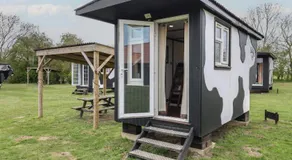 Bluebelle Cow Shed 5 - Image 5