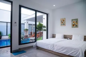 Villa 12 Bedroom Beachfront - Image 2