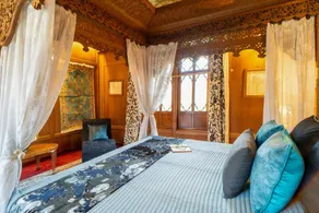 LohonoStays Harmukh Houseboat - Image 2
