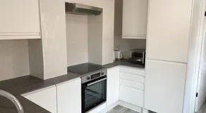 Modern Ground Floor Garden Apartment With Parking - Image 3