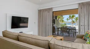 Beachfront Luxury Villa - Private Pool & Sunset Views - Image 2