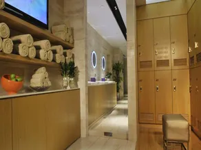 V Hotel - Image 3