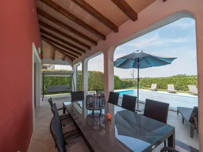 Holiday home in Umag with swimming pool - Image 4