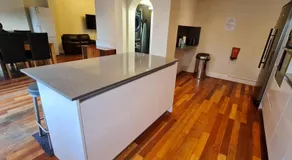 Luxury London House Sleeps x 16, Free Parking, Free Wifi, Garden Patio, Close to tube line easy access to Central London - Image 3