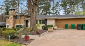 Der Atlanta Chill Spot 5 BDR bietet Platz für 14 Personen und einen privaten Pool - Image 2