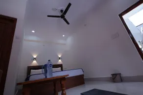 Hotel Saurabh - Image 4