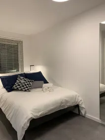 Modern apartment in the heart of city center Delft - Image 3