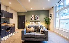 Thetford Hive - Premium Self Check-In Aparthotel - Image 2