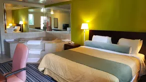 Budget Inn Falls Church - Image 3
