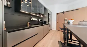 Luxury Omuntu-Design-Apartment Deluxe - Image 2