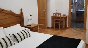 Hostal La Parada - Image 2