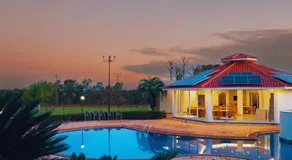Refúgio Privativo em Foz do Iguaçu | Piscina & Lago - Image 3