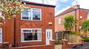Stylish 3BR-Colourful-Sleeps 5 - Image 3