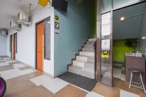 Urbanview Hotel Arafuru Residence Duren Sawit - Image 4