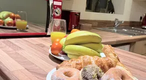 Hereford Stays Apartment 8 with Free Parking & WiFi - Image 4