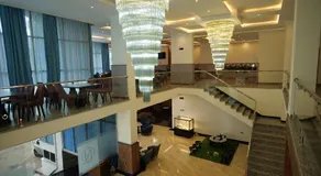 Crescent International Hotel - Image 5