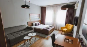 Central Plaza Apartments - Image 2