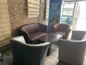Camzy Villa Hotel - Image 2