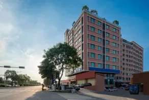 Floral Hotel Foshan Yishanju - Image 4