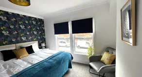 Park View - Spacious, Central Home - Image 2