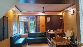Hotel Santosh Castle - Image 5