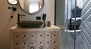 Home Avenue Luxury Townhouse - Image 5