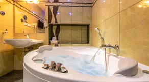 Danubia Gate Hotel - Image 2