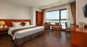 Bounty Hotel - Image 2