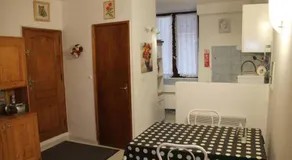Studio plein de charme dans immeuble médiéval - Image 2