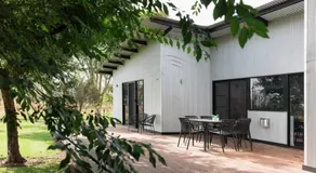 Feather & Nest - Private Farm Stay King Beds & Tennis Court - Image 4