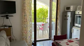 Apartments Sonya Garden BBQ Supetar - Image 2