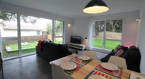 Apartamento 2 dormitorios con piscina y jardín - Apartamentos Montesomo - Image 4