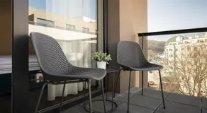 Avenue Apartments - Image 5