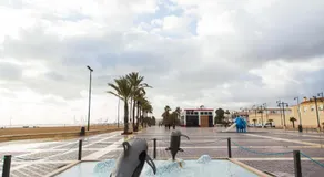 MD Benlliure Cabañal Beach - Image 3