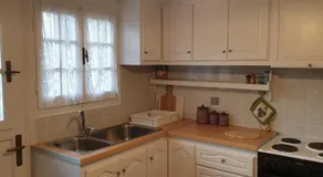 Alexandros House with private parcking - Image 5