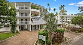 Spindle Cowrie Apartments Palm Cove - Image 2