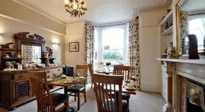 Bronte Guest House - Image 2