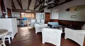 Seaview home, stone throw from beach - Image 4