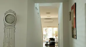 Cozy and Peaceful home surrounding by cafes and restaurants - Image 3