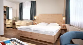 Dreibettzimmer mit Dusche/WC - Image 2