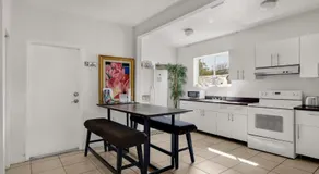 Artful 4BR Family Retreat - Image 2