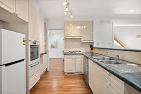 Spacious 4-Bed House with Garden in Doncaster - Image 3