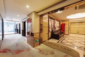 Roman Holiday Hotel (Three Horses Commercial Plaza Branch) - Image 4