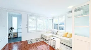 Spacious 4 Bedroom Home with Swimming Pool and Free Parking - Image 2